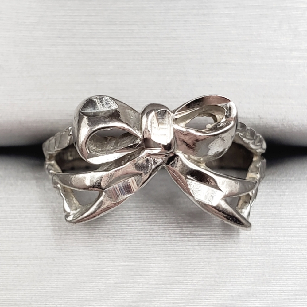 Silver Diamond Cut Vintage Bow Ring